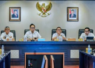 Wali Kota Medan, Rico Tri Putra Bayu Waas, pimpin rapat Tematik 1