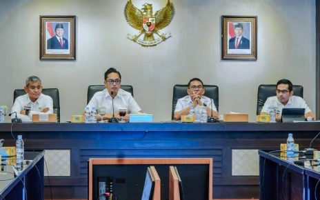 Wali Kota Medan, Rico Tri Putra Bayu Waas, pimpin rapat Tematik 1