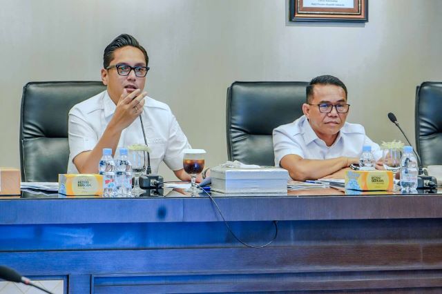 Wali Kota Medan, Rico Tri Putra Bayu Waas, pimpin rapat Tematik