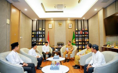 Wali Kota Medan, Rico Tri Putra Bayu Waas, terima audiensi ISLAH Kota Medan