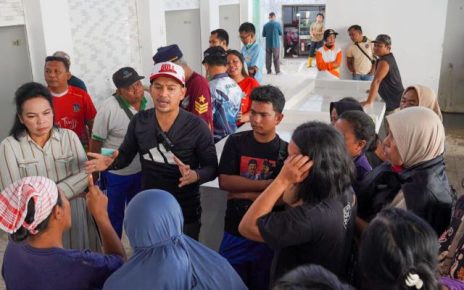 Wali Kota Tebingtinggi, Iman Irdian Saragih, beri keterangan terkait Pasar Inpres