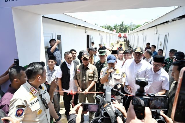 Gubernur Sumut, Bobby Nasution, bersama Mendagri resmikan Huntara Tapsel