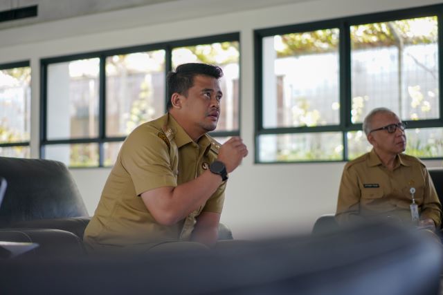 Gubernur Sumut, Bobby Nasution, saat rapat virtual ekosistem pertanian berbasis AI