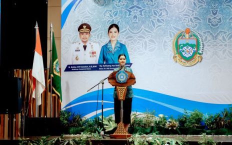 Ketua TP PKK Sumut, Kahiyang Ayu, pada pelatihan tertib administrasi PKK Sumut