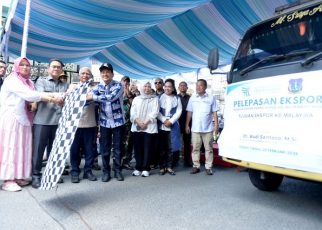 Menteri Perdagangan lepas ekspor pisang