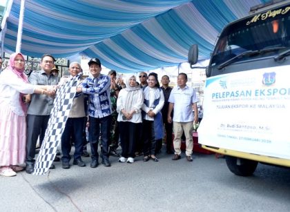 Menteri Perdagangan lepas ekspor pisang