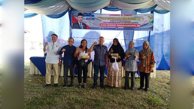 Anggota DPRD Medan Fraksi Demokrat, Dodi R Simangunsong, foto bersama usai Sosper III TA 2026 di Medan Kota