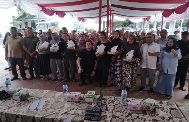 Bendahara Fraksi PSI DPRD Medan, Reinhart Jeremy Anindhita, foto bersama usai Sosper III TA 2026 di Medan Perjuangan