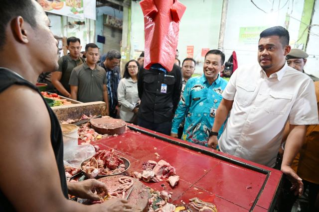 Gubernur Sumut, Bobby Nasution, kunjungi Pasar Sei Sikambing Medan