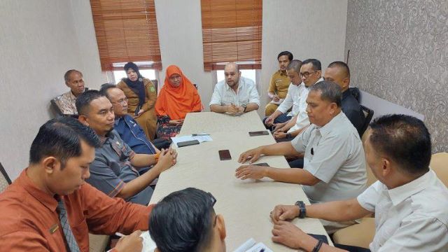 Pansus PAD DPRD Medan kunjungi mal & apartemen 1