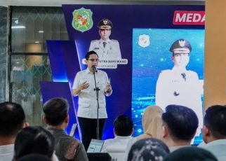 Wali Kota Medan, Rico Tri Putra Bayu Waas, buka Rakor anggota LKS Tripartit dan Dewan Pengupahan Kota Medan