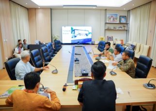 Wali Kota Medan, Rico Tri Putra Bayu Waas, pimpin rapat soal revitalisasi Puskesmas