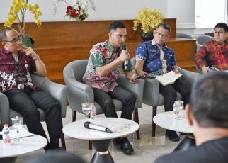 Bapeg Sumut beri keterangan kepada wartawan di Kantor Gubernur Sumut 1