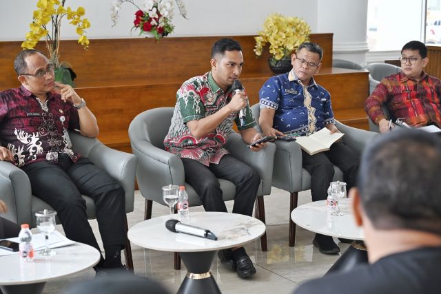 Bapeg Sumut beri keterangan kepada wartawan di Kantor Gubernur Sumut 1