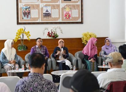 Dinas PPAKB Sumut beri keterangan kepada wartawan di Kantor Gubernur