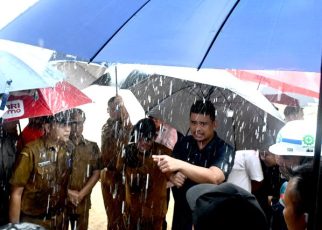 Gubernur Sumut, Bobby Nasution, bersama Bupati Tapteng tinjau Sungai Tukka, Tapteng 1