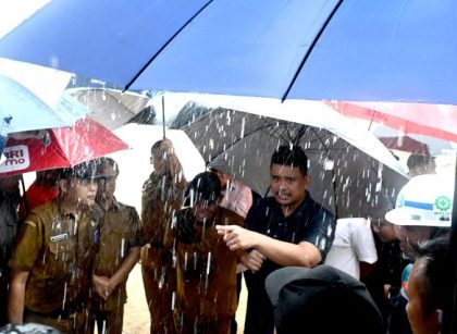 Gubernur Sumut, Bobby Nasution, bersama Bupati Tapteng tinjau Sungai Tukka, Tapteng 1