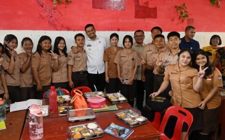 Gubernur Sumut, Bobby Nasution, kunjungi SMAN 1 Gunungsitoli