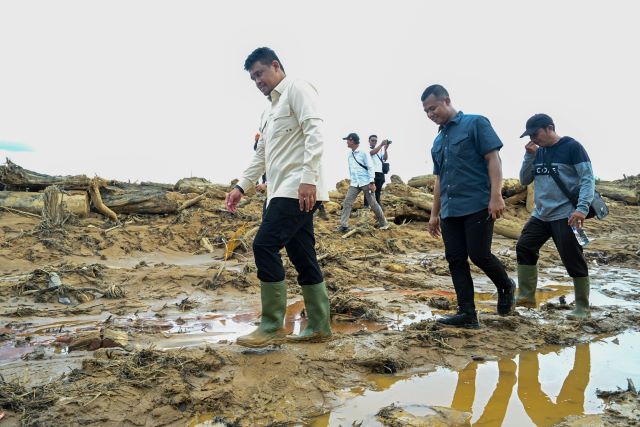 Gubernur Sumut, Bobby Nasution, tinjau bencana Tapteng