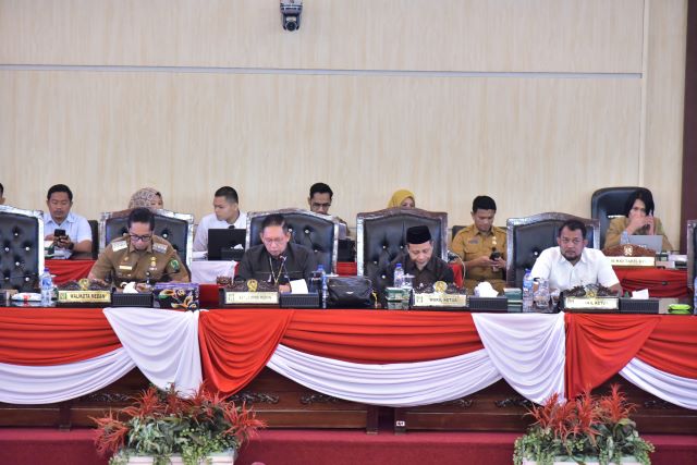 Pimpinan DPRD Kota Medan pimpin sidang paripurna penyampaian rekomendasi LKPj 2025 1