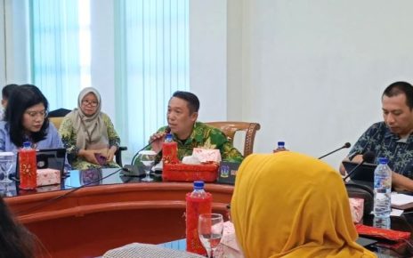 Sekdakota Tebingtinggi, Erwin Suheri Damanik, pimpin Raker TPID