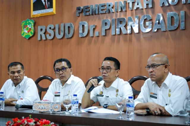 Wakil Wali Kota Medan, Zakiyuddin Harahap, beri paparan kepada jajaran RSUD dr Pirngadi Medan