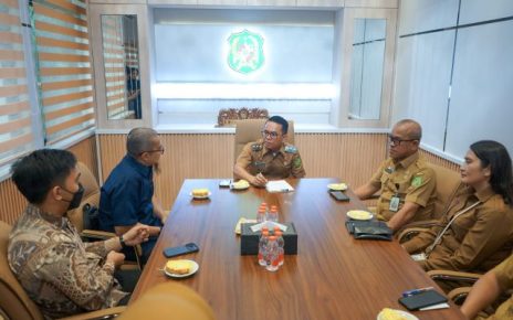 Wakil Wali Kota Medan, Zakiyuddin Harahap, menerima audiensi manajemen RS Awal Bros