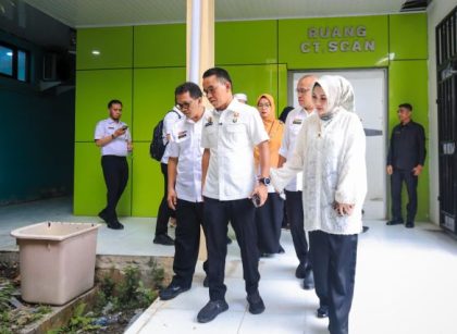 Wakil Wali Kota Medan, Zakiyuddin Harahap, tinjau ruangan CT Scan RSUD dr Pirngadi Medan