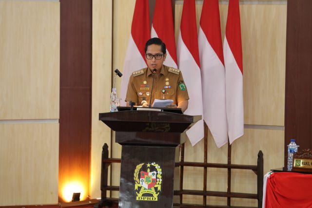 Wali Kota Medan, Rico Tri Putra Bayu Waas, sampaikan sambutan pada sidang paripurna penyampaian rekomendasi LKPj 2025