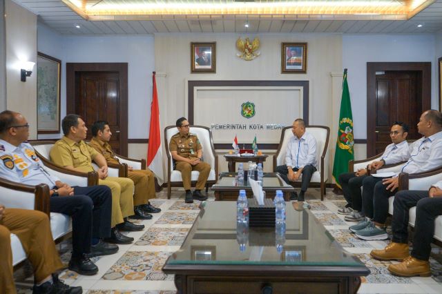 Wali Kota Medan, Rico Tri Putra Bayu Waas, terima audiensi Apjatel Sumut