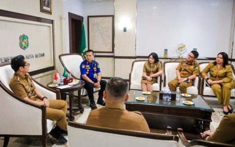 Wali Kota Medan, Rico Tri Putra Bayu Waas, terima audiensi Panitia Paskah Kota Medan 2026