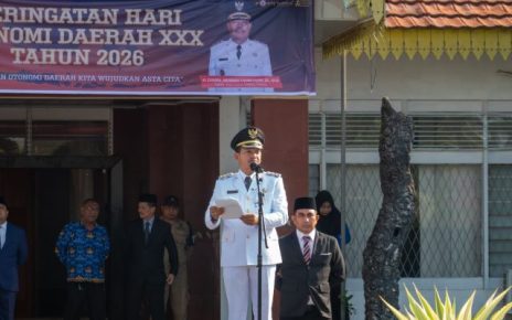 Wali Kota Tebingtinggi, Iman Irdian Saragih, pimpin upacara Hari Otda