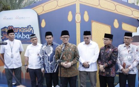 Wamen Haji & Umrah, Dahnil Azhar Simanjuntak, beri keterangan pada penutupan manasik haji akbar Bank Sumut