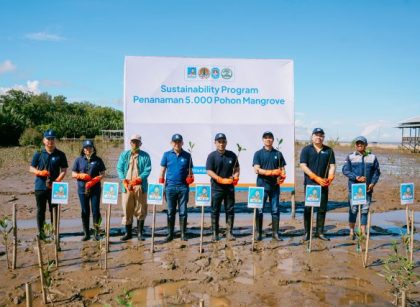 ACC Tanam Mangrove di Pontianak