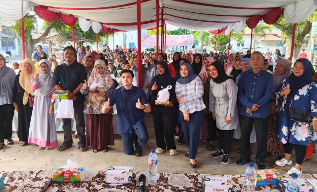 Bendahara Fraksi PSI DPRD Medan, Reinhart Jeremy Anindhita, foto bersama usai gelaran Sosper V TA 2026 di Medan Timur