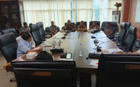 Direksi PUD Pembangunan beri penjelasan dalam RDP dengan Komisi III DPRD Medan