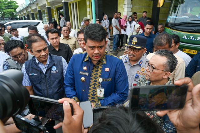 Gubernur Sumut, Bobby Nasution, beri keterangan usai mengunjungi ALS