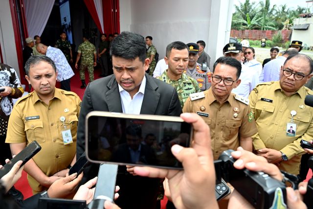 Gubernur Sumut, Bobby Nasution, beri keterangan ussai menghadiri launching 1061 KMP