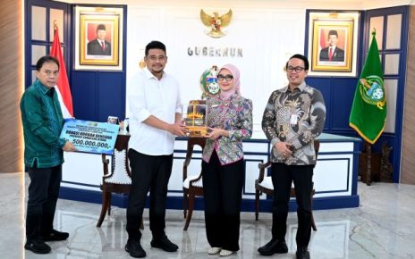 Gubernur Sumut, Bobby Nasution, terima bantuan bencana dari Wakil Gubernur Lampung