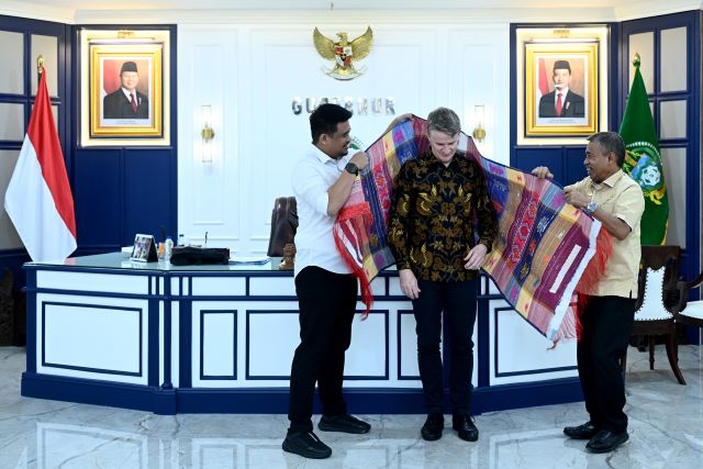 Gubernur Sumut, Bobby Nasution, ulosi Dubes Australia