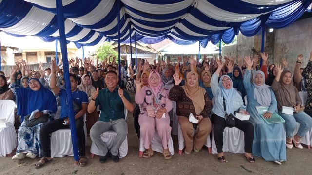 Ketua Fraksi PAN DPRD Medan, T. Bahumsyah, foto bersama usai gelaran Sosper V TA 2026 di Belawan 1