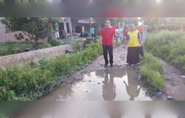 Paul MA Simanjuntak tinjau jalan di Mabar Hilir