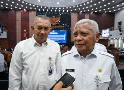 Wakil Gubernur Sumut, Surya, beri keterangan usai paripurna Ranperda AIJ di DPRD Sumut
