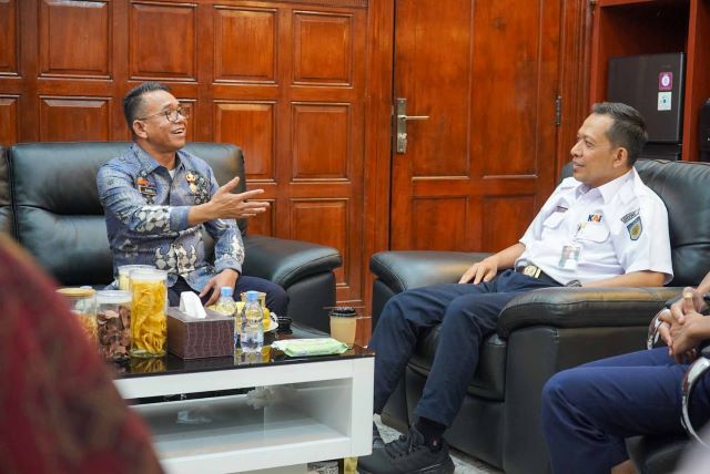 Wakil Wali Kota Medan, Zakiyuddin Harahap, berkunjung ke Kepala Divre Kereta Api