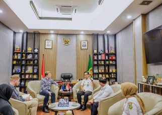 Wali Kota Medan, Rico Tri Putra Bayu Waas, terima kunjungan Dubes Australia, Rod Brazier