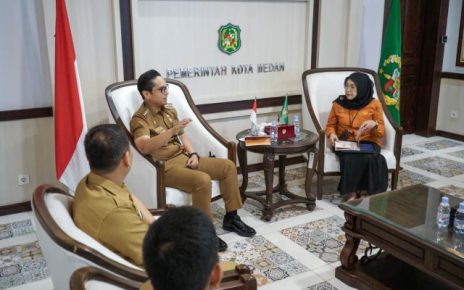 Wali Kota Medan, Rico Tri Putra Bayu Waas, terima kunjungan Kepala BPS