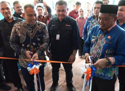 Dirut Bank Sumut, Heru Mardiansyah, gunting pita peresmian KCP Bank Sumut Sei Berombang, Labuhanbatu