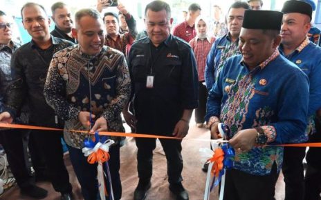 Dirut Bank Sumut, Heru Mardiansyah, gunting pita peresmian KCP Bank Sumut Sei Berombang, Labuhanbatu