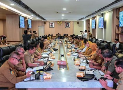 Gubernur Sumut, Bobby Nasution, pimpin rapat percepatan pembangunan