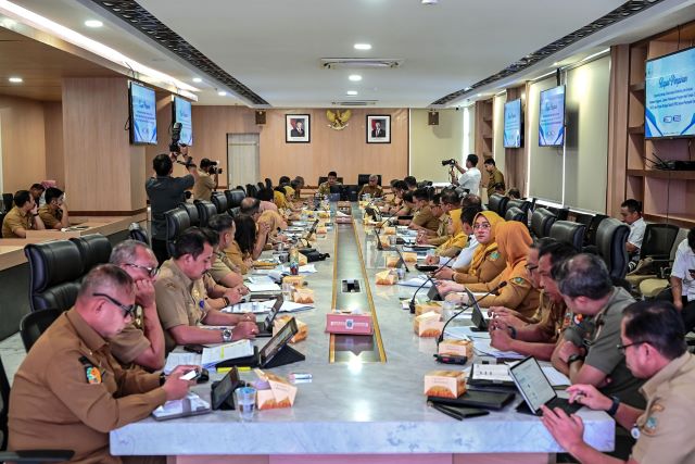 Gubernur Sumut, Bobby Nasution, pimpin rapat percepatan pembangunan